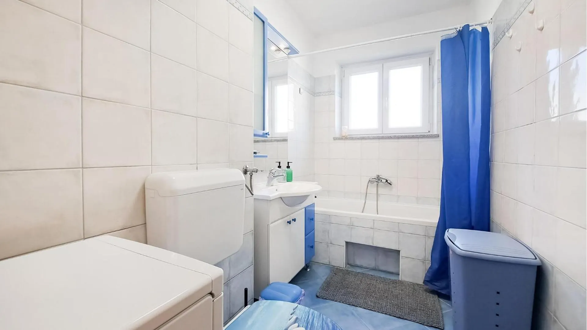 Cozy Apartment In Pula With Wifi 0*,